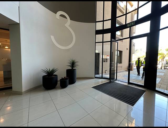 512M² OFFICE TO LET IN SANDHURST